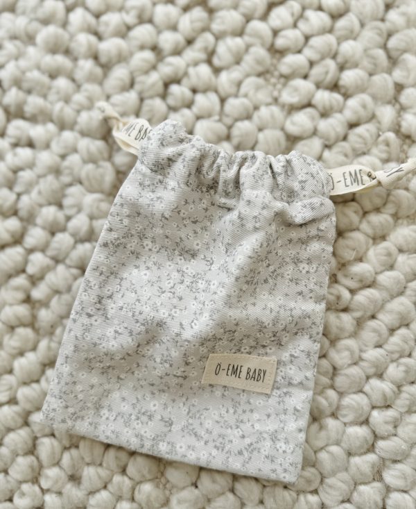 Bolsa Mini Fruncida Flor Nati Gris