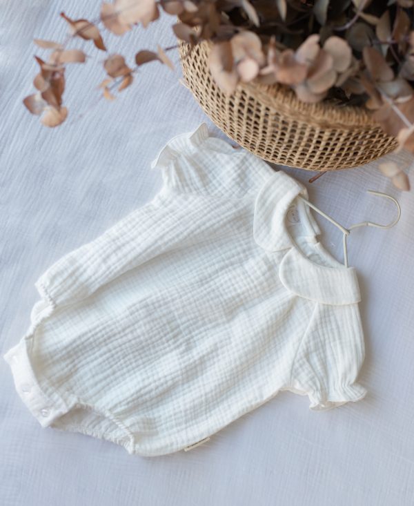 PELELE BAMBULA BLANCO CRUDO CUELLO BEB? MANGA CORTA