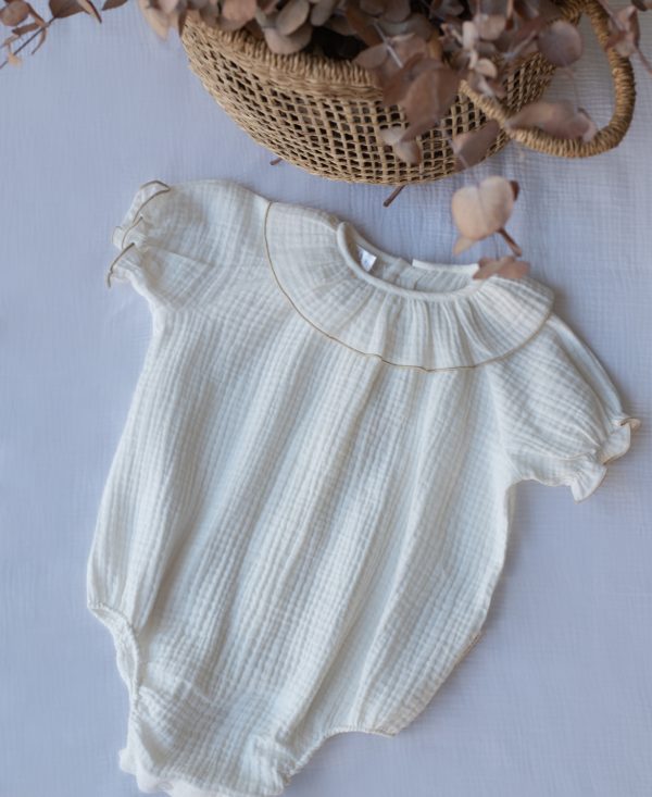 PELELE BAMBULA BLANCO CRUDO RIBETES ARENA