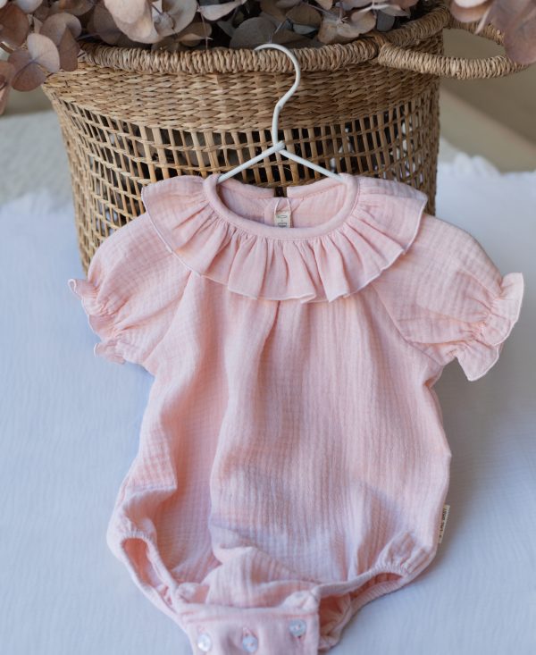 PELELE BAMBULA ROSA CLARO CUELLO VOLANTE MANGA CORTA