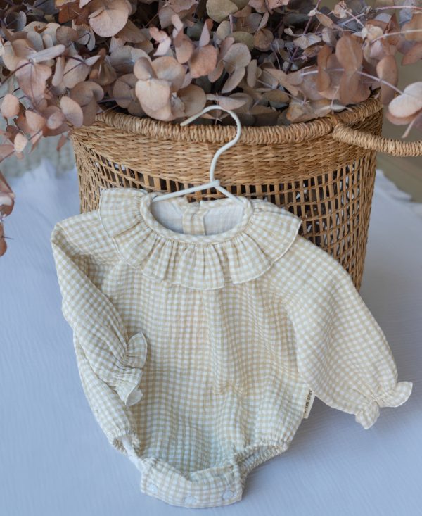 PELELE BAMBULA VICHY BEIGE CUELLO VOLANTE MANGA LARGA