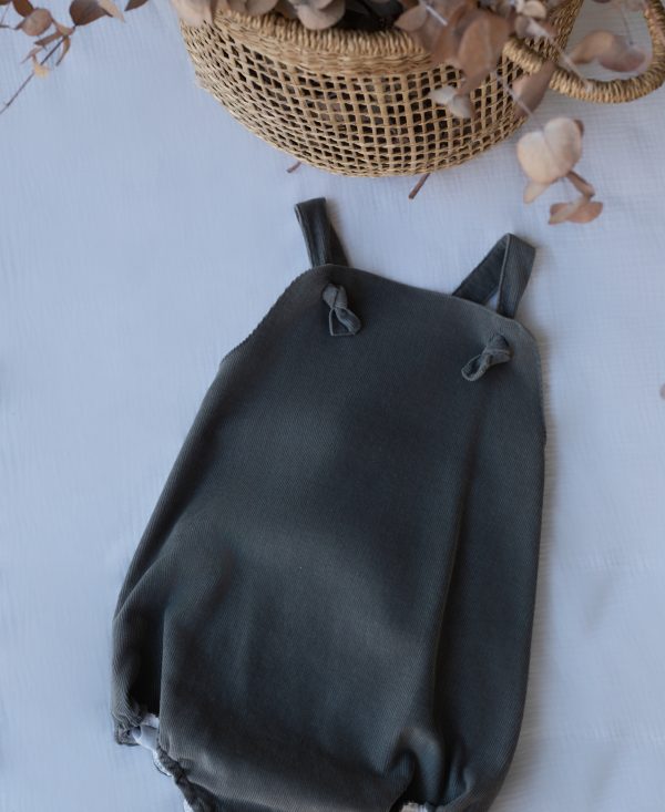 Peto nudos pana acero