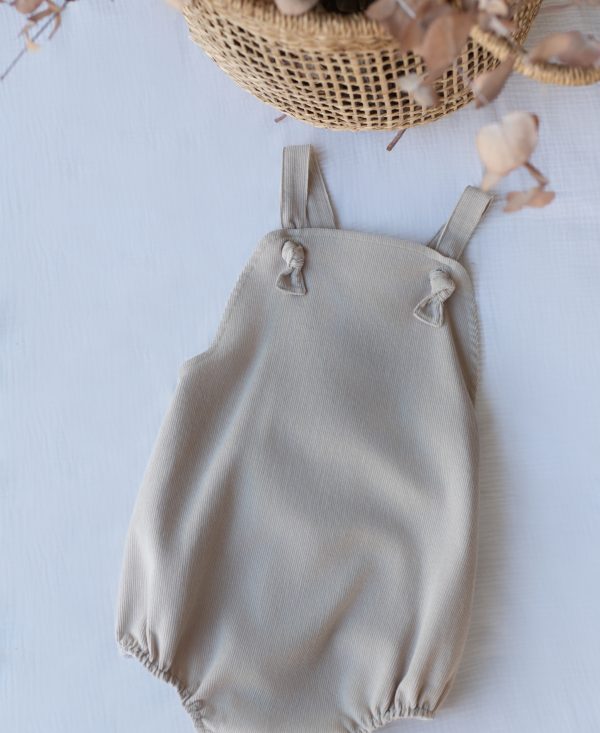 Peto nudos pana topo